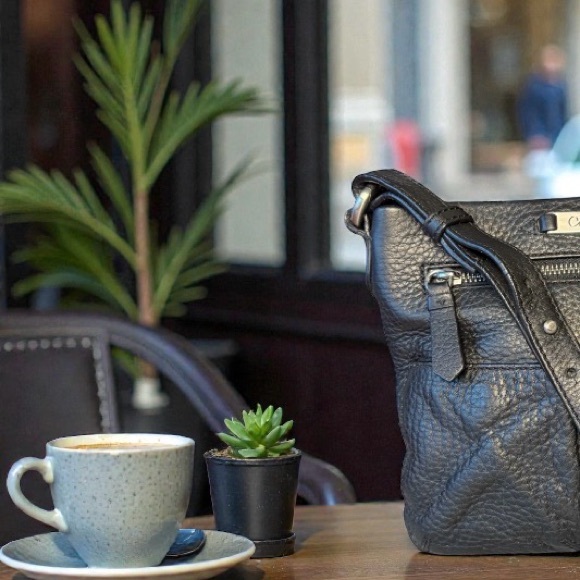 VTG Cole Haan Black Pebble Leather Elegant Crossbody Bag - Picture 14 of 14